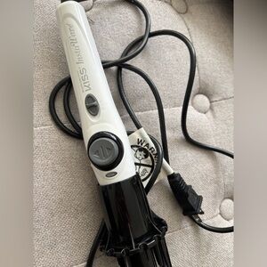 Kiss InstaWave Hair Tool